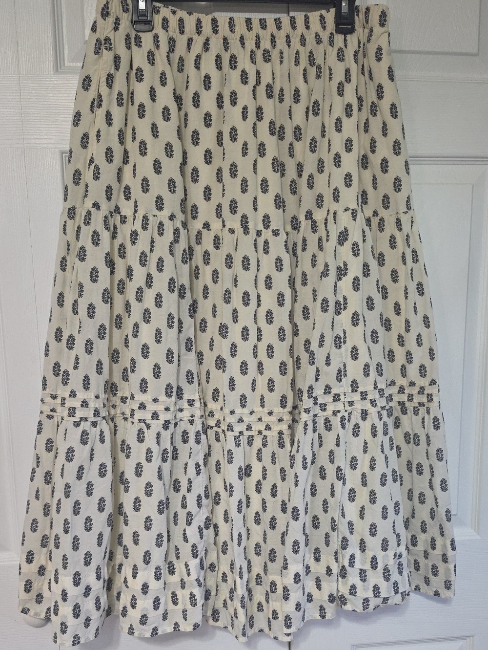 Treasure & Bond Cream Tiered Maxi Skirt with Black Print